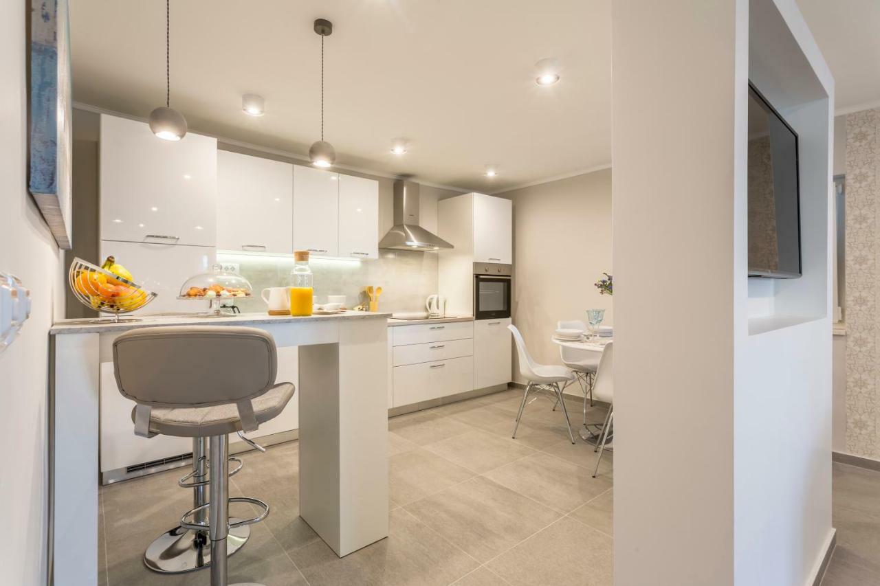 Luxury Apartment Beyond Stobrec Exterior photo