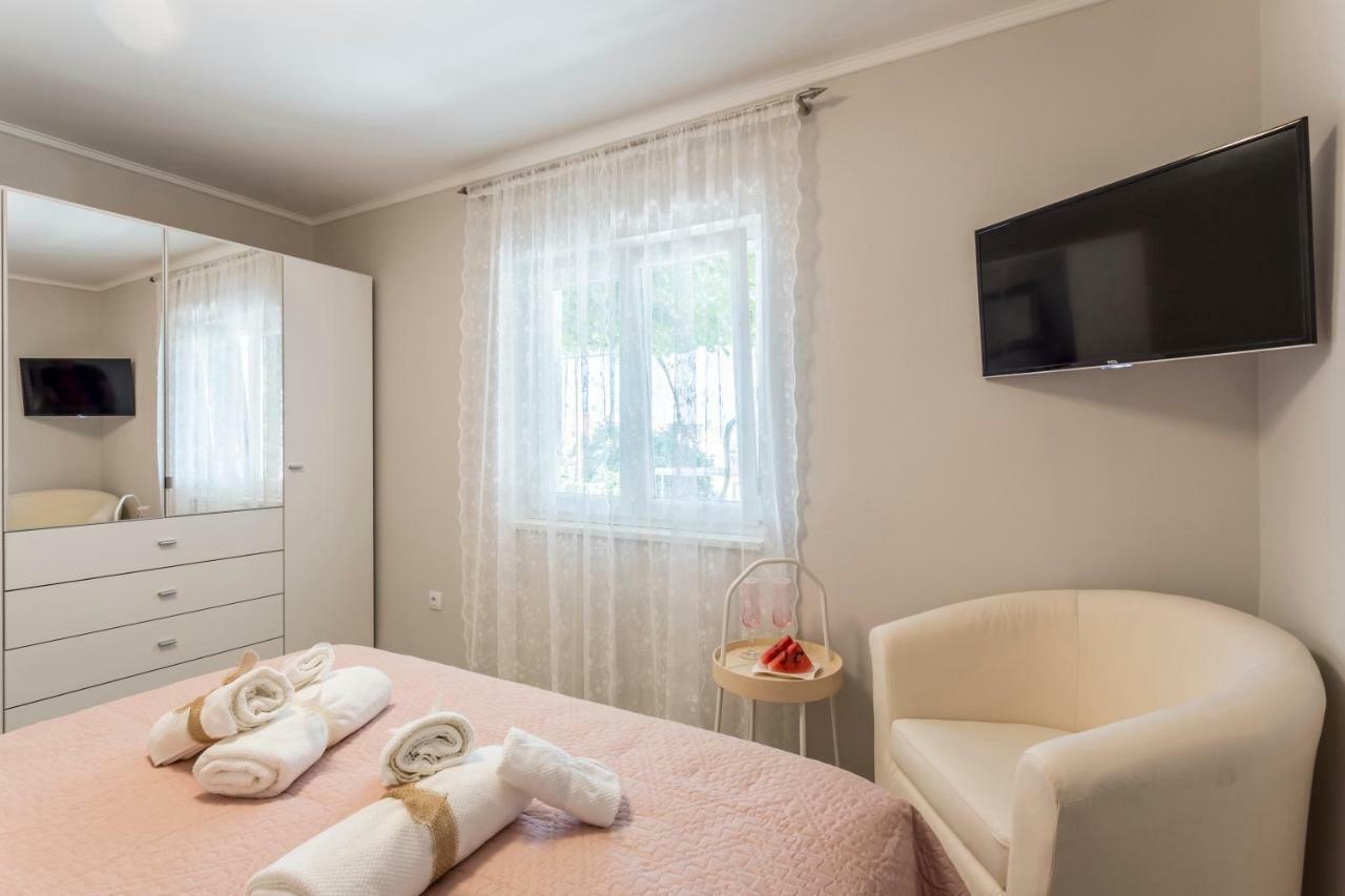 Luxury Apartment Beyond Stobrec Exterior photo